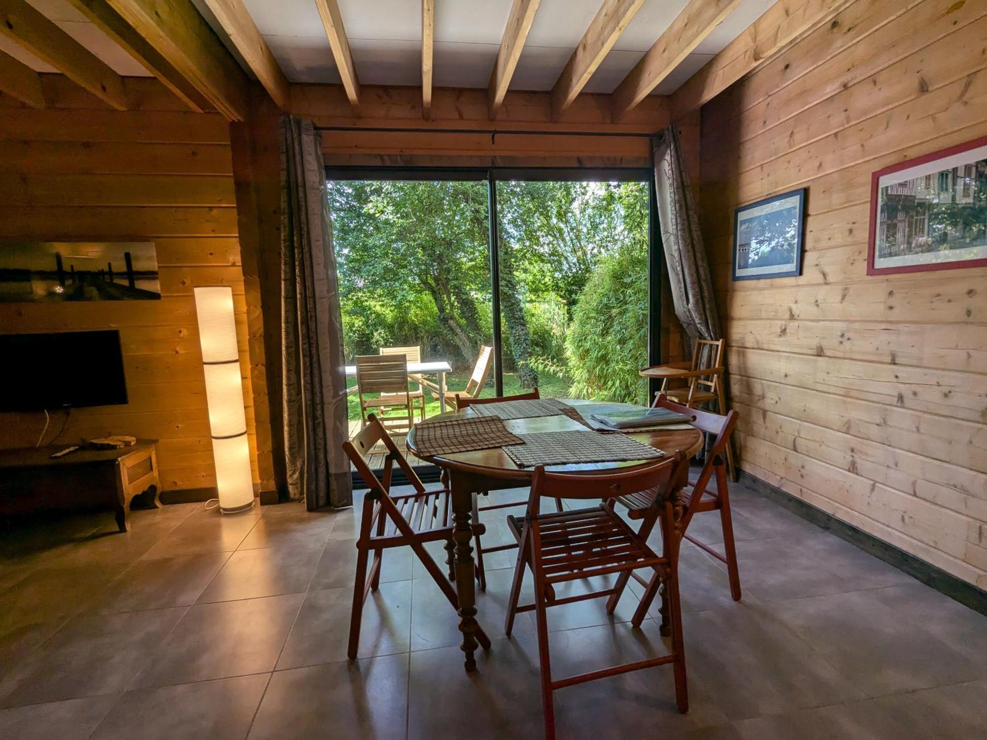 Les Chalets Aux Gites D'Orient Géraudot Exteriör bild